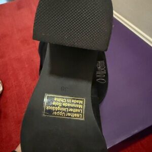 Black Heeled Sandal with Gold Label